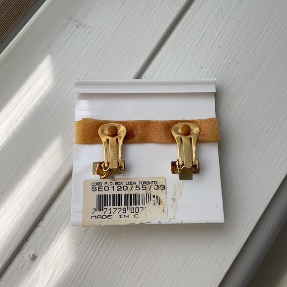 Vintage Alfred Sung gold star clip-on earrings - Picture 6 of 7